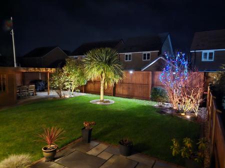 4 bedroom Semi-detached house to let in Pasture Close, Colsterworth, NG33