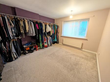 4 bedroom Semi-detached house to let in Pasture Close, Colsterworth, NG33