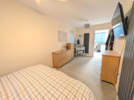 4 bedroom Semi-detached house to let in Pasture Close, Colsterworth, NG33