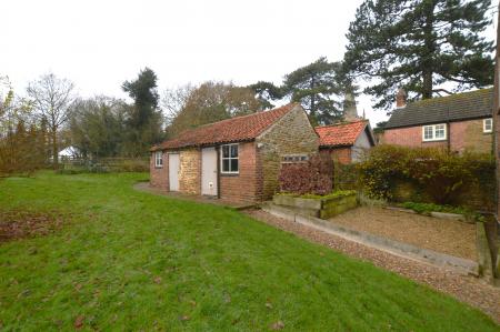 3 bedroom Detached house to let in Main Street, Branston, NG32