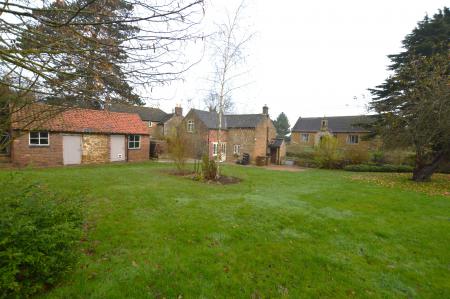 3 bedroom Detached house to let in Main Street, Branston, NG32