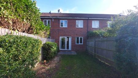 3 bedroom Town house to let in Dexter Avenue, Grantham, NG31