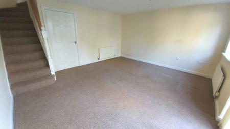 3 bedroom Town house to let in Dexter Avenue, Grantham, NG31