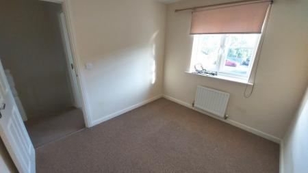 3 bedroom Town house to let in Dexter Avenue, Grantham, NG31