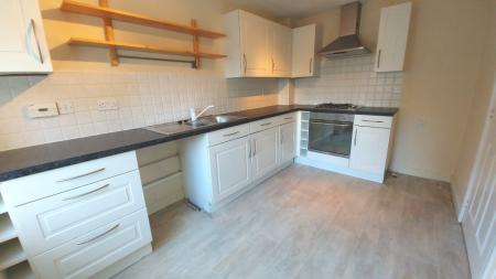 3 bedroom Town house to let in Dexter Avenue, Grantham, NG31