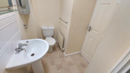 3 bedroom Town house to let in Dexter Avenue, Grantham, NG31