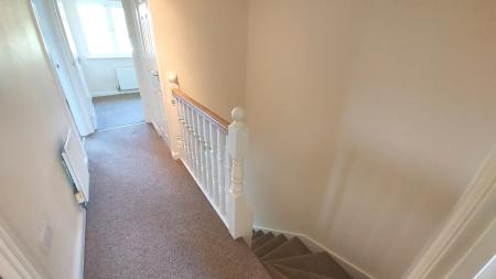 3 bedroom Town house to let in Dexter Avenue, Grantham, NG31