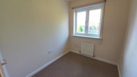 3 bedroom Town house to let in Dexter Avenue, Grantham, NG31