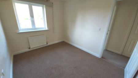 3 bedroom Town house to let in Dexter Avenue, Grantham, NG31