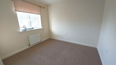 3 bedroom Town house to let in Dexter Avenue, Grantham, NG31