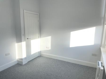 2 bedroom Flat to let in Avenue Road, Grantham, NG31