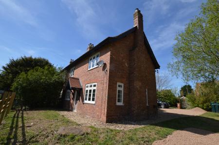 3 bedroom Semi-detached house to let in Main Street, Eastwell, LE14
