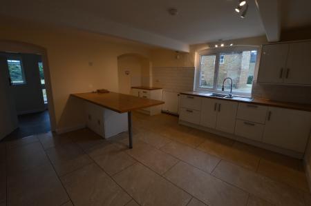 4 bedroom Detached house to let in Belvoir Road, Redmile, NG13