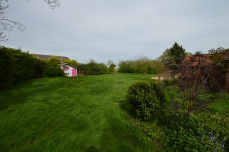 4 bedroom Detached house to let in Belvoir Road, Redmile, NG13