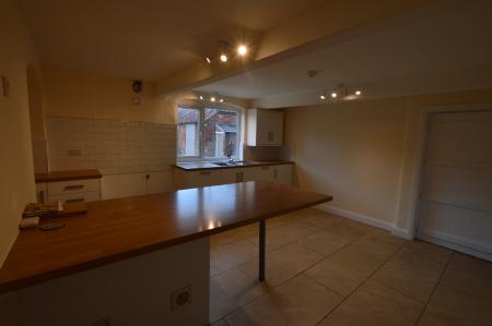 4 bedroom Detached house to let in Belvoir Road, Redmile, NG13