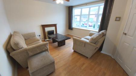 3 bedroom Semi-detached house to let in Bowbridge Gardens, Bottesford, NG13