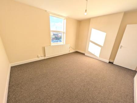 4 bedroom Terraced House to let in Queen Street, Grantham, NG31