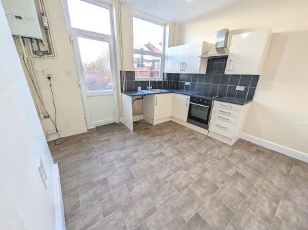 4 bedroom Terraced House to let in Queen Street, Grantham, NG31