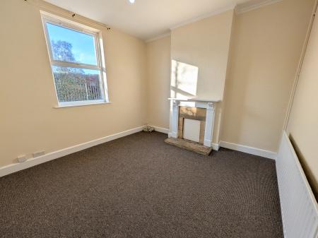 4 bedroom Terraced House to let in Queen Street, Grantham, NG31