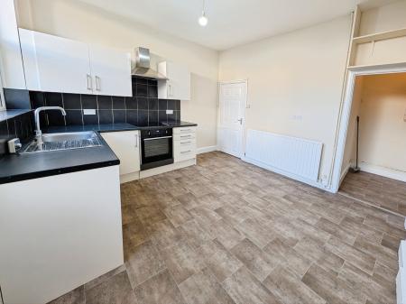 4 bedroom Terraced House to let in Queen Street, Grantham, NG31