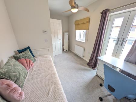 2 bedroom Terraced House to let in Williams Close, Ancaster, NG32