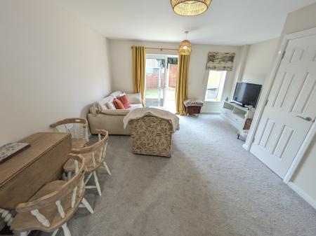 2 bedroom Terraced House to let in Williams Close, Ancaster, NG32