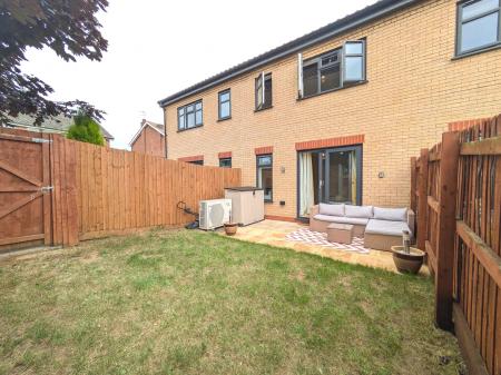 2 bedroom Terraced House to let in Williams Close, Ancaster, NG32