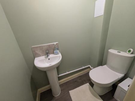 2 bedroom Terraced House to let in Williams Close, Ancaster, NG32