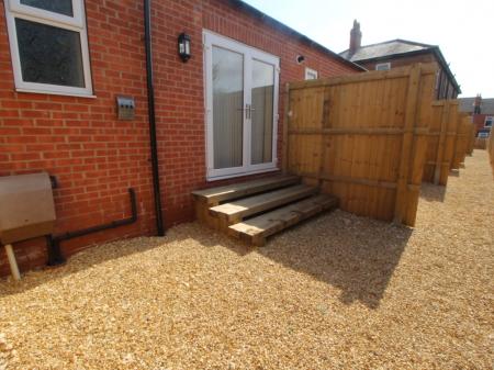 1 bedroom Bungalow to let in Willow Mews, Huntingtower Road, Grantham, NG31