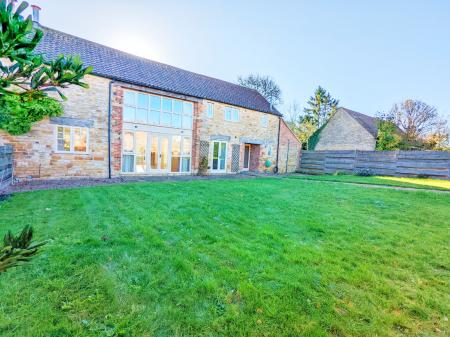 4 bedroom Barn Conversion to let in Church Farm, Stroxton, NG33