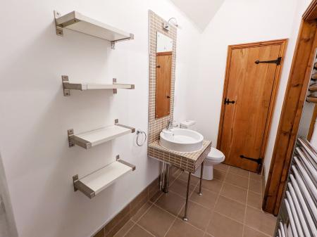 4 bedroom Barn Conversion to let in Church Farm, Stroxton, NG33