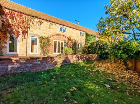 4 bedroom Barn Conversion to let in Church Farm, Stroxton, NG33