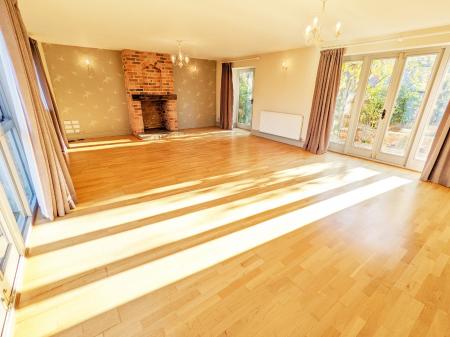 4 bedroom Barn Conversion to let in Church Farm, Stroxton, NG33