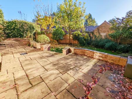 4 bedroom Barn Conversion to let in Church Farm, Stroxton, NG33