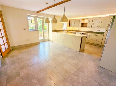 4 bedroom Barn Conversion to let in Church Farm, Stroxton, NG33