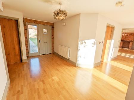 4 bedroom Barn Conversion to let in Church Farm, Stroxton, NG33