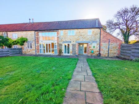 4 bedroom Barn Conversion to let in Church Farm, Stroxton, NG33