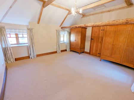 4 bedroom Barn Conversion to let in Church Farm, Stroxton, NG33