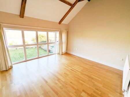 4 bedroom Barn Conversion to let in Church Farm, Stroxton, NG33