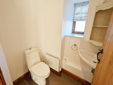 4 bedroom Barn Conversion to let in Church Farm, Stroxton, NG33