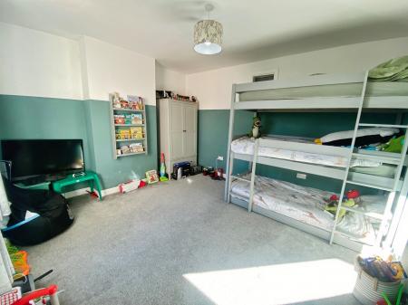 4 bedroom Detached house to let in Harlaxton Road, Grantham, NG31