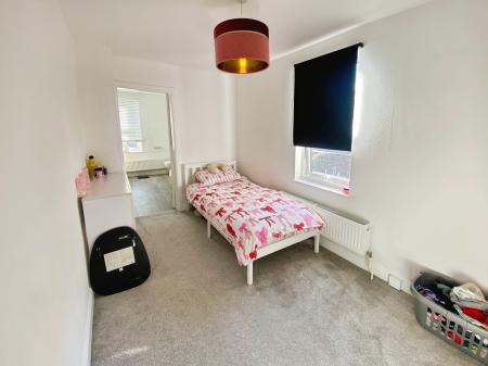 4 bedroom Detached house to let in Harlaxton Road, Grantham, NG31