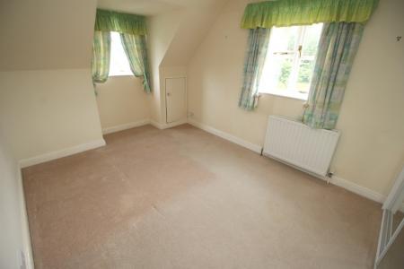 4 bedroom Detached house to let in Ellerby Mead, Swayfield, NG33