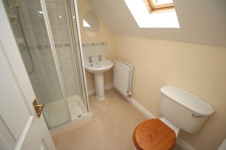 4 bedroom Detached house to let in Ellerby Mead, Swayfield, NG33