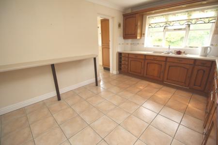 4 bedroom Detached house to let in Ellerby Mead, Swayfield, NG33