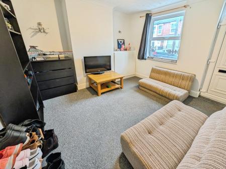 3 bedroom Terraced House to let in Cambridge Street, Grantham, NG31