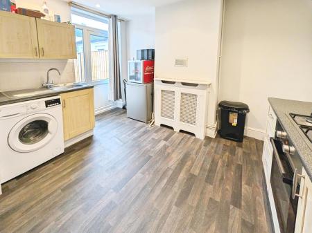 3 bedroom Terraced House to let in Cambridge Street, Grantham, NG31