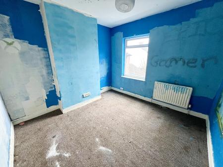 3 bedroom Terraced House for sale in Ainslie Street, Grimsby, DN32