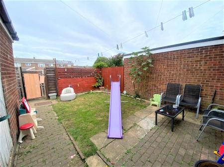 3 bedroom Terraced House for sale in Binbrook Way, Grimsby, DN37