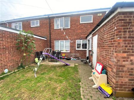 3 bedroom Terraced House for sale in Binbrook Way, Grimsby, DN37